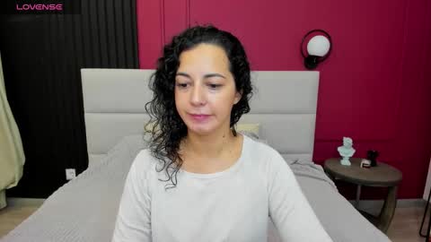 Linda online show from 10/13/25, 01:27