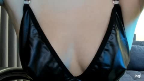 lindamei online show from 09/18/25, 04:53