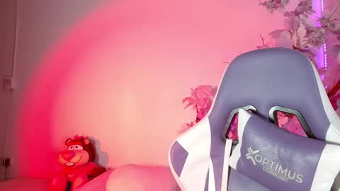 Snapshot of lindseyferrer1 chatting on 01/13/26, 09:09 LINDSEYFERRER online show from 01/13/26, 09:09