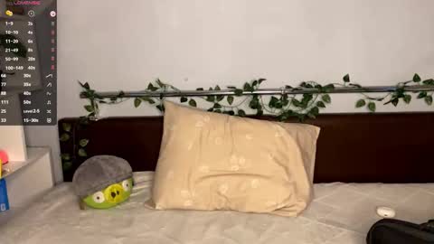 Kate online show from 10/16/25, 01:23