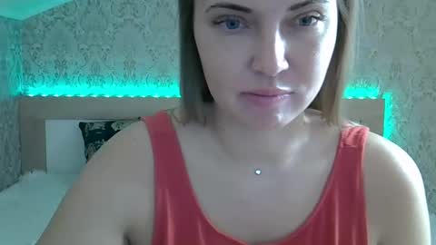 Snapshot of lindsisecret chatting on 12/04/24, 10:13 Anna online show from 12/04/24, 10:13