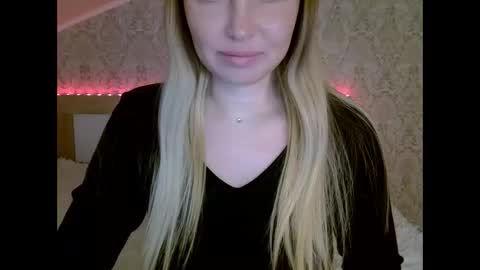Snapshot of lindsisecret chatting on 12/29/24, 04:08 Anna online show from 12/29/24, 04:08