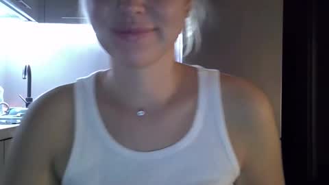 Snapshot of lindsisecret chatting on 09/15/25, 09:15 Anna online show from 09/15/25, 09:15