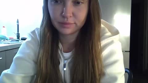 Snapshot of lindsisecret chatting on 10/16/25, 06:31 Anna online show from 10/16/25, 06:31