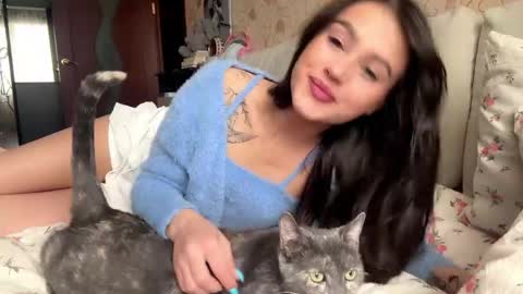 Ly online show from 05/12/26, 10:23