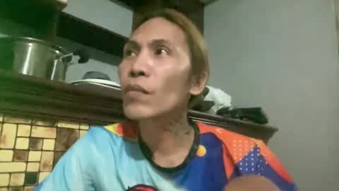 Snapshot of lingkure_69ts chatting on 01/24/25, 04:17 weng bustamante online show from 01/24/25, 04:17