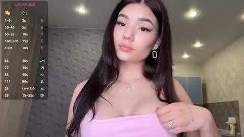 Lira online show from 06/19/26, 04:22