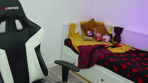 Snapshot of linphea chatting on 02/14/26, 07:10 Tina online show from 02/14/26, 07:10