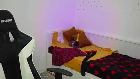 Snapshot of linphea chatting on 02/22/26, 06:39 Tina online show from 02/22/26, 06:39