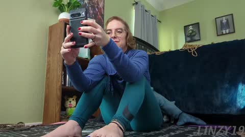 Snapshot of linzy19 chatting on 12/15/24, 04:59 Linzy19 online show from 12/15/24, 04:59