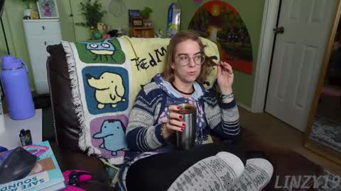 Snapshot of linzy19 chatting on 02/04/25, 06:06 Linzy19 online show from 02/04/25, 06:06