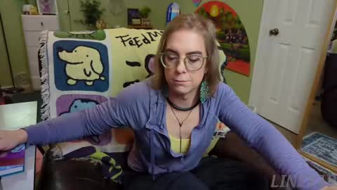 Snapshot of linzy19 chatting on 02/11/25, 02:57 Linzy19 online show from 02/11/25, 02:57