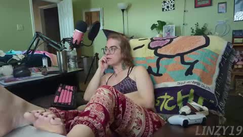 Snapshot of linzy19 chatting on 03/07/25, 07:38 Linzy19 online show from 03/07/25, 07:38