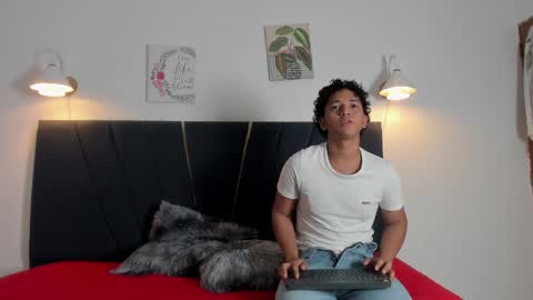 Snapshot of lio18_cum chatting on 03/04/26, 01:33 lio18_cum online show from 03/04/26, 01:33