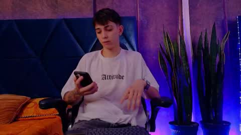 LION FOSTER online show from 12/04/25, 09:34