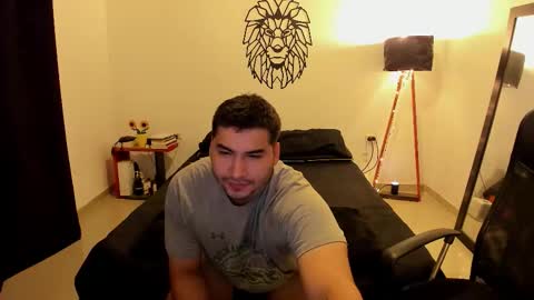 Snapshot of lionn_kingg chatting on 11/16/25, 12:05 Lion online show from 11/16/25, 12:05