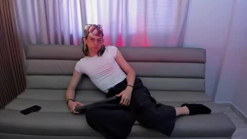 Snapshot of lior_evan chatting on 11/10/25, 11:42 Lior evan online show from 11/10/25, 11:42