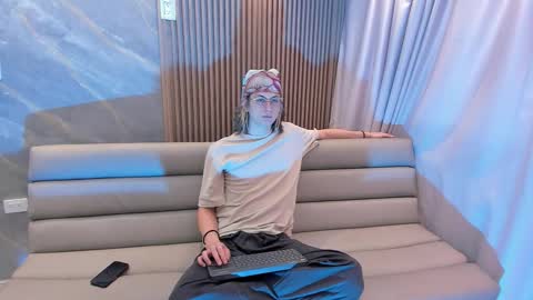 Snapshot of lior_evan chatting on 11/20/25, 11:32 Lior evan online show from 11/20/25, 11:32