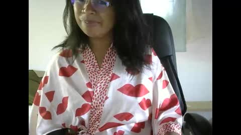Snapshot of liora_selenex chatting on 04/19/26, 03:28 Liora selenex online show from 04/19/26, 03:28
