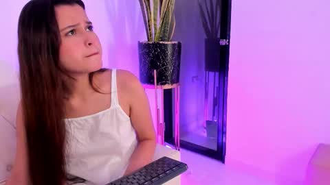 Snapshot of liorah_wolf chatting on 02/17/26, 08:15 Liorah wolf online show from 02/17/26, 08:15