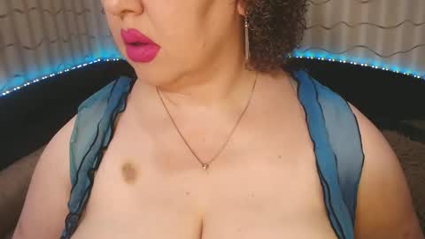 Snapshot of lipsaddiction chatting on 05/10/26, 01:49 LIpsAddiction online show from 05/10/26, 01:49