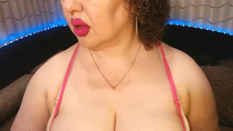 Snapshot of lipsaddiction chatting on 06/23/26, 01:42 LIpsAddiction online show from 06/23/26, 01:42