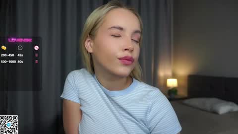 Snapshot of lipswithsmileonthem chatting on 12/27/24, 01:11 Amelia online show from 12/27/24, 01:11