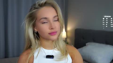 Snapshot of lipswithsmileonthem chatting on 03/03/25, 12:04 Amelia online show from 03/03/25, 12:04