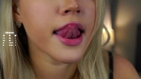 Snapshot of lipswithsmileonthem chatting on 03/05/25, 01:10 Amelia online show from 03/05/25, 01:10