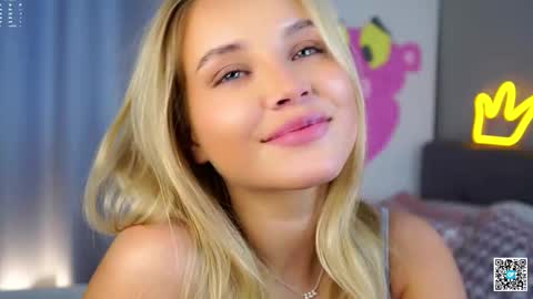 Snapshot of lipswithsmileonthem chatting on 10/11/25, 04:33 Amelia online show from 10/11/25, 04:33