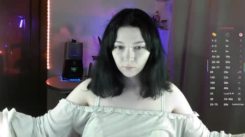 lirara online show from 11/18/25, 05:23