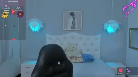 Lisa online show from 10/20/25, 05:57