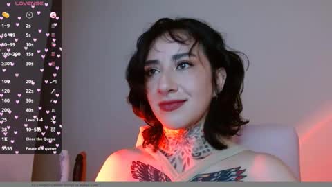 Snapshot of lisa_avila_ chatting on 01/04/25, 11:06 Lisa online show from 01/04/25, 11:06