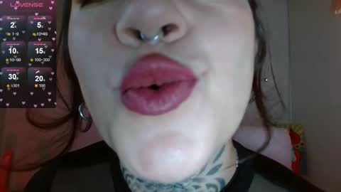 Lisa online show from 02/21/25, 10:15