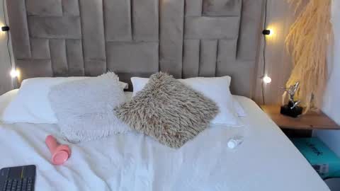 Lisa Baker online show from 03/11/25, 05:16