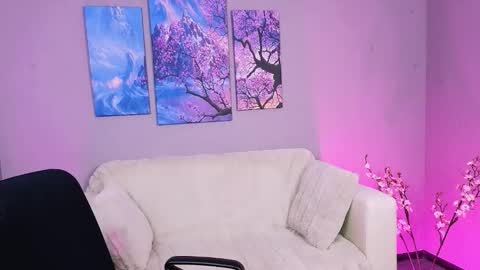 Lisa online show from 11/10/25, 10:36