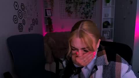 Snapshot of lisa_dark_ chatting on 05/12/26, 09:39 Lisa online show from 05/12/26, 09:39
