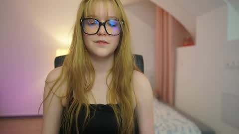 Snapshot of lisa_mccoy_ chatting on 03/22/26, 07:06 lisa mccoy online show from 03/22/26, 07:06