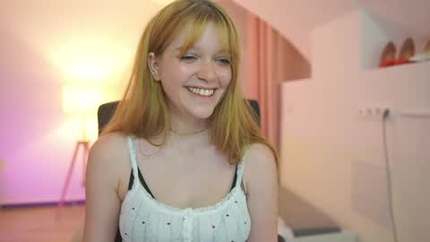 Snapshot of lisa_mccoy_ chatting on 05/05/26, 01:52 lisa mccoy online show from 05/05/26, 01:52