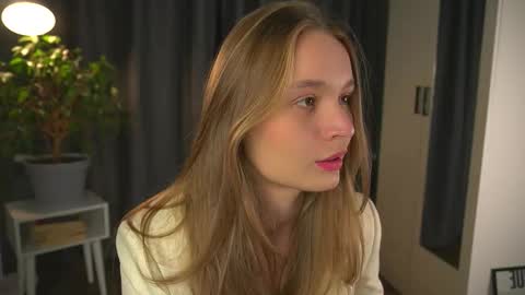 Elisabeth or Lisa online show from 10/03/25, 08:17