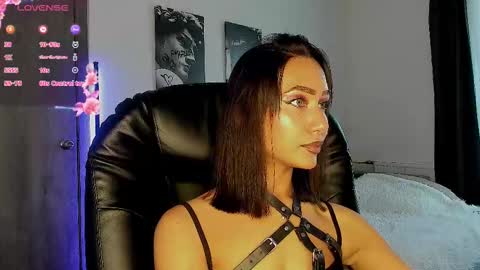 Lisa online show from 09/26/25, 11:36