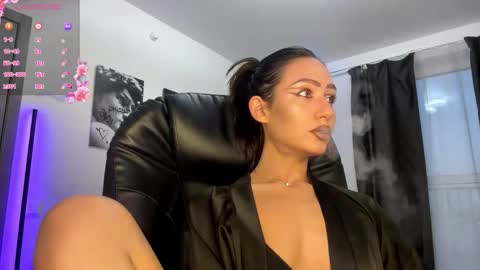 Lisa online show from 10/08/25, 01:20