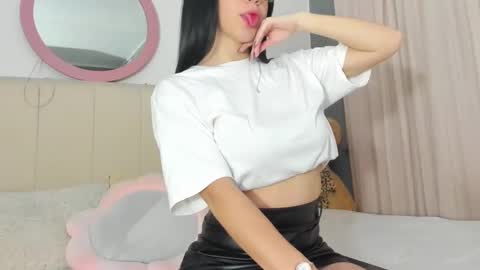 Lisa online show from 03/01/25, 01:11