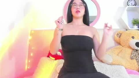 Lisa online show from 11/22/25, 02:21