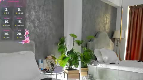 Snapshot of lisacroft chatting on 04/25/26, 04:48 lisacroft online show from 04/25/26, 04:48