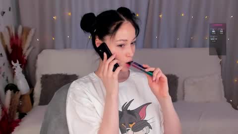 Snapshot of lisamooore chatting on 02/15/25, 12:22 Lisa Moore online show from 02/15/25, 12:22