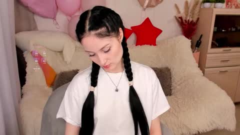 Snapshot of lisamooore chatting on 02/13/26, 04:19 Lisa Moore online show from 02/13/26, 04:19