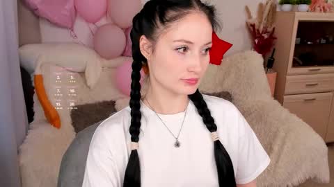 Snapshot of lisamooore chatting on 02/21/26, 11:00 Lisa Moore online show from 02/21/26, 11:00