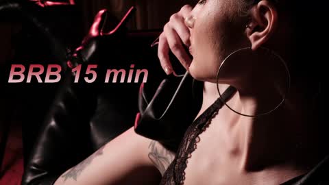 Snapshot of lisamooore chatting on 03/23/26, 10:08 Lisa Moore online show from 03/23/26, 10:08