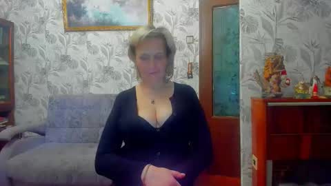 Snapshot of lisasimsx chatting on 02/13/26, 12:17 Lisasimsxs online show from 02/13/26, 12:17